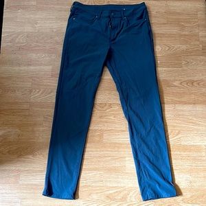 American Eagle Outfitters Lightly Worn Performance Golf Pants. Grey 32/34